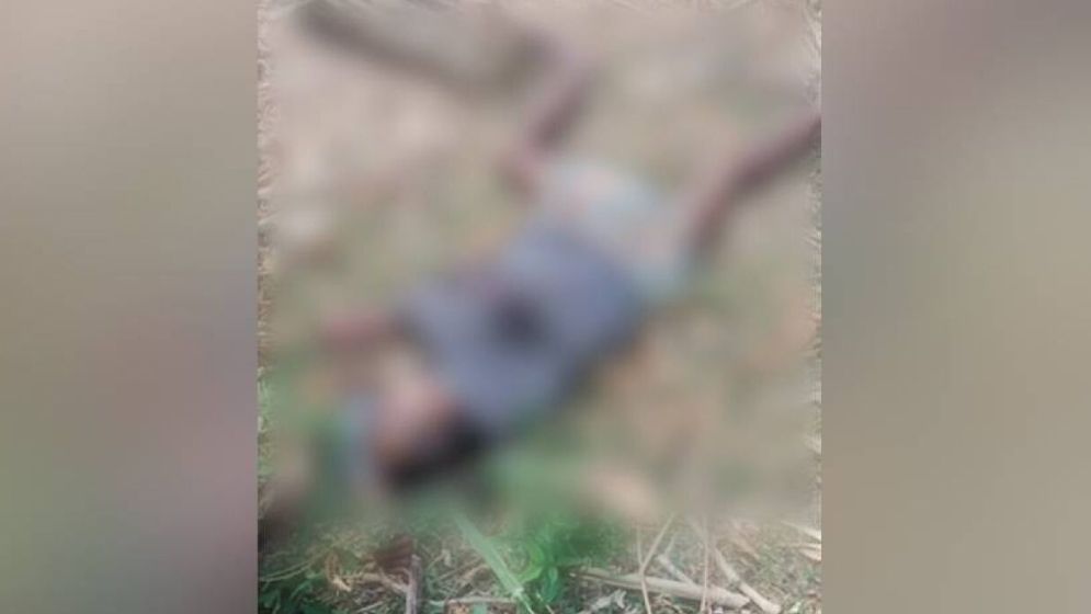 ভারত সীমান্তে পড়ে আছে গুলিবিদ্ধ বাংলাদেশির মরদেহ