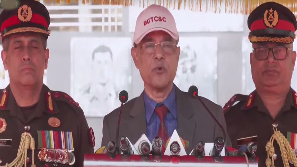 ভারতের হুংকারের জবাবে বাংলাদেশও প্রতিহুংকার দিতে প্রস্তুত: স্বরাষ্ট্র উপদেষ্টা