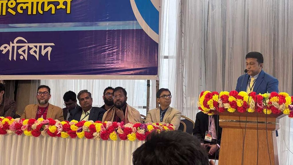 মন্ত্রণালয়ের নেতৃত্বে ‘অনভিজ্ঞ, অদক্ষরা’, পরিবর্তনের পক্ষে ২৫ ক্যাডার