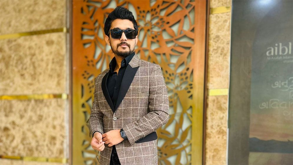 গার্মেন্টস ব্যবসায় নতুন দিগন্ত উন্মোচন করেছে লাইভ শপিংয়ের সিইও আশিক খান