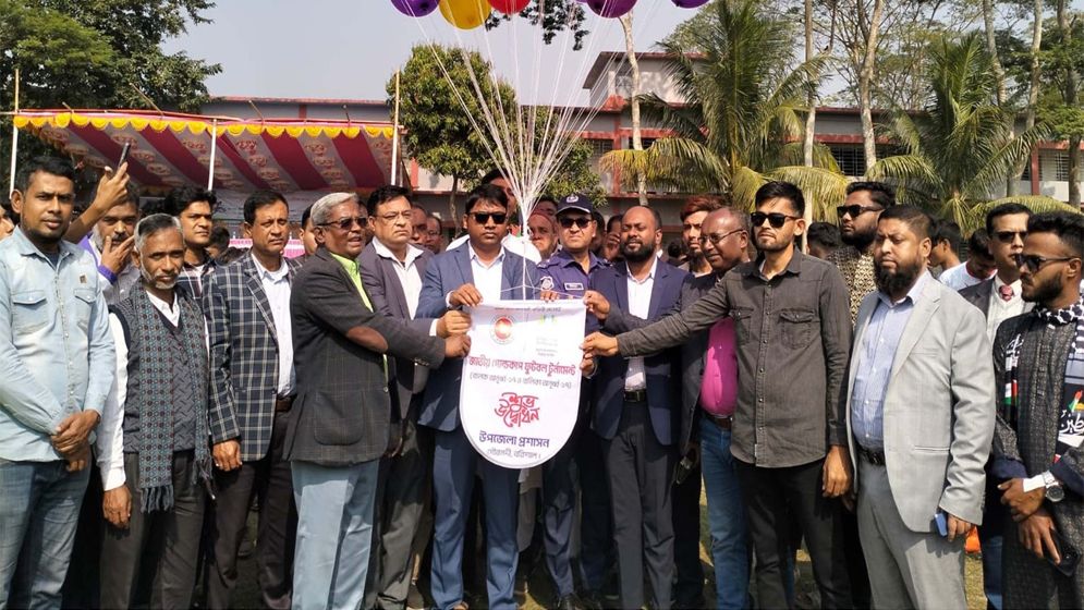 গৌরনদীতে বালক-বালিকা অনূর্ধ্ব-১৭ জাতীয় গোল্ডকাপ ফুটবল টুর্নামেন্টের উদ্বোধন