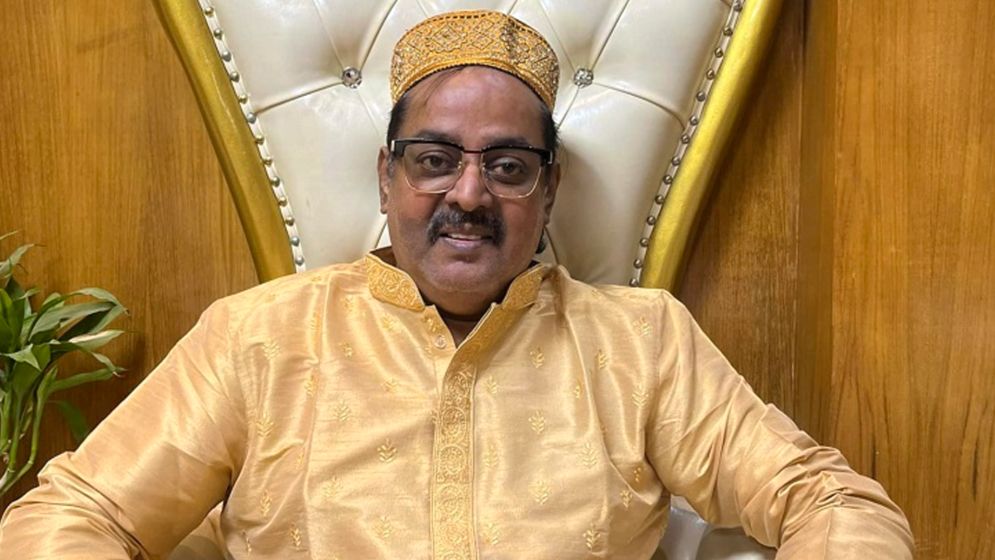 মায়ের নামে মসজিদ নির্মাণ করলেন ডিপজল