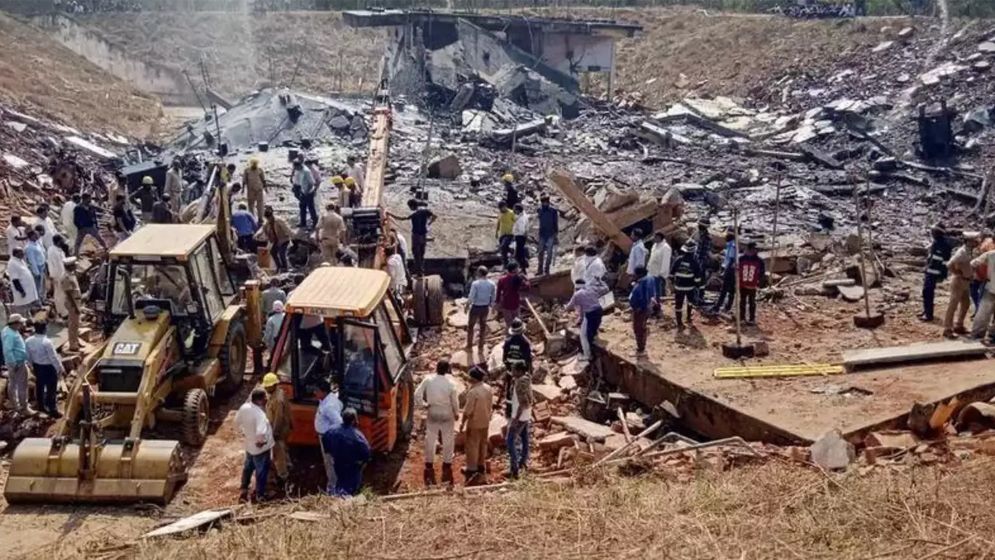 ভারতে অস্ত্র কারখানায় বিস্ফোরণ, নিহত ৮