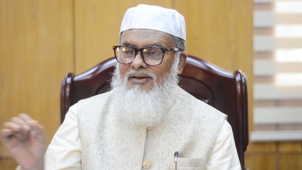 সরকারি অর্থে কোনো অতিথিকে হজে নেয়া হবে না: ধর্ম উপদেষ্টা