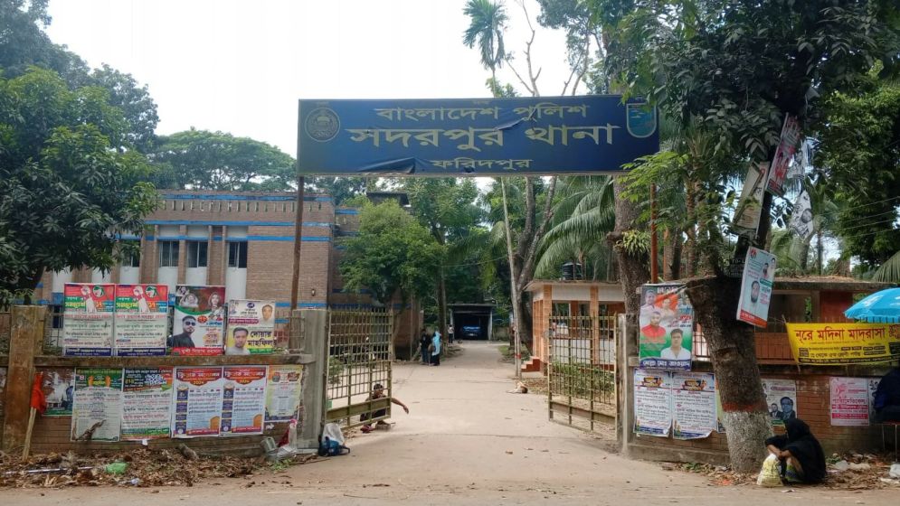 ৪ বছরের শিশুকে মসজিদের ইমামের ধর্ষণ