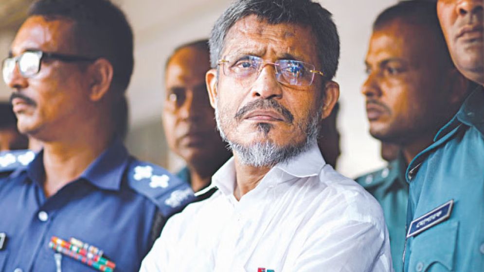 ১০ ট্রাক অস্ত্র মামলায় খালাস পেলেন লুৎফুজ্জামান বাবর