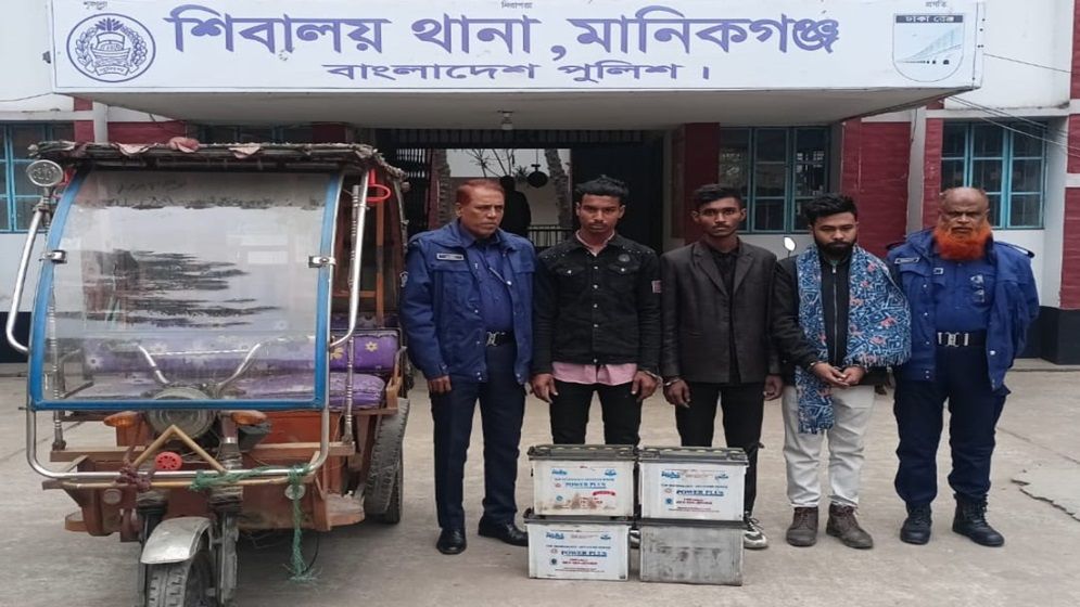 শিবালয়ে ছিনতাই চক্রের ৩ সদস্য গ্রেপ্তার