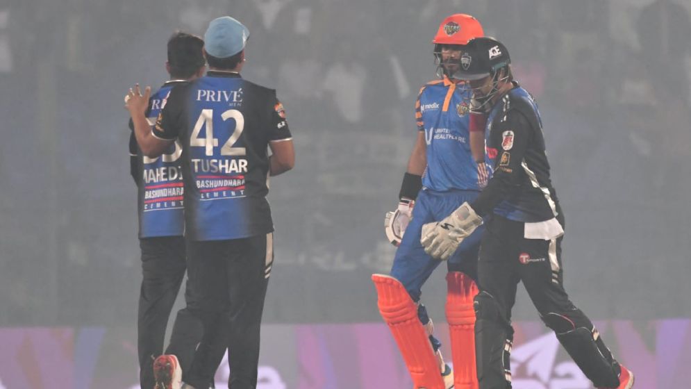 শেষের ধসে রংপুরকে জয় ‘উপহার’ খুলনার