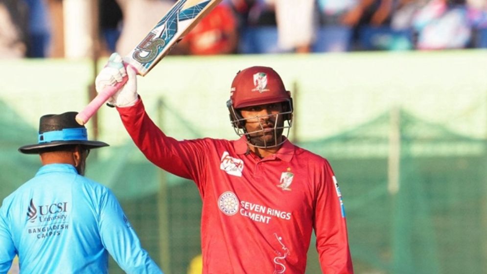 যে কারণে বিসিবি সভাপতির কাছ থেকে পুরস্কার নেননি তামিম