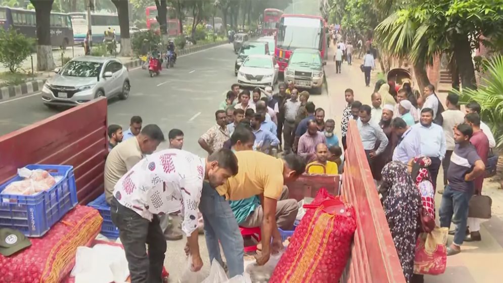 ৪২২ উপজেলায় ৩০ টাকা দরে চাল দেবে অন্তর্বর্তী সরকার