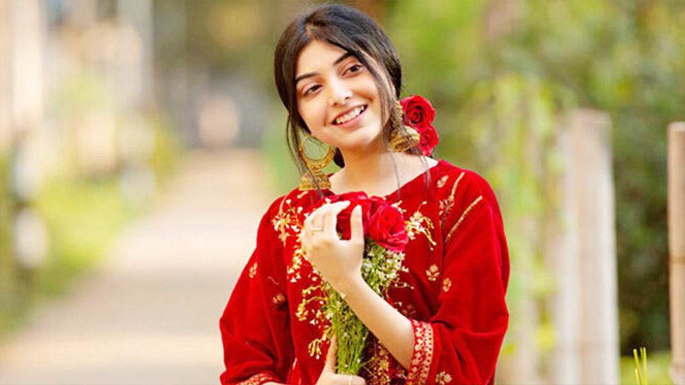 নিলয়কে বিয়ে করেছেন পড়শি
