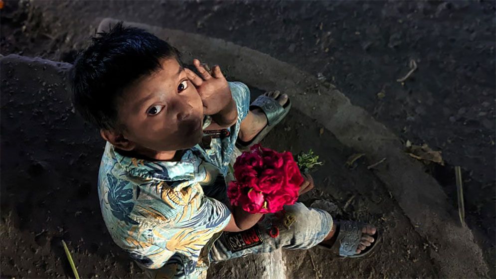 শীতার্ত পথশিশুদের জীবন যুদ্ধে আমাদের করণীয়