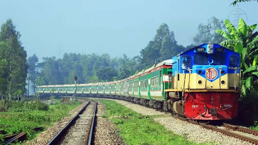 মধ্যরাত থেকে সারাদেশে ট্রেন চলাচল বন্ধের আশঙ্কা