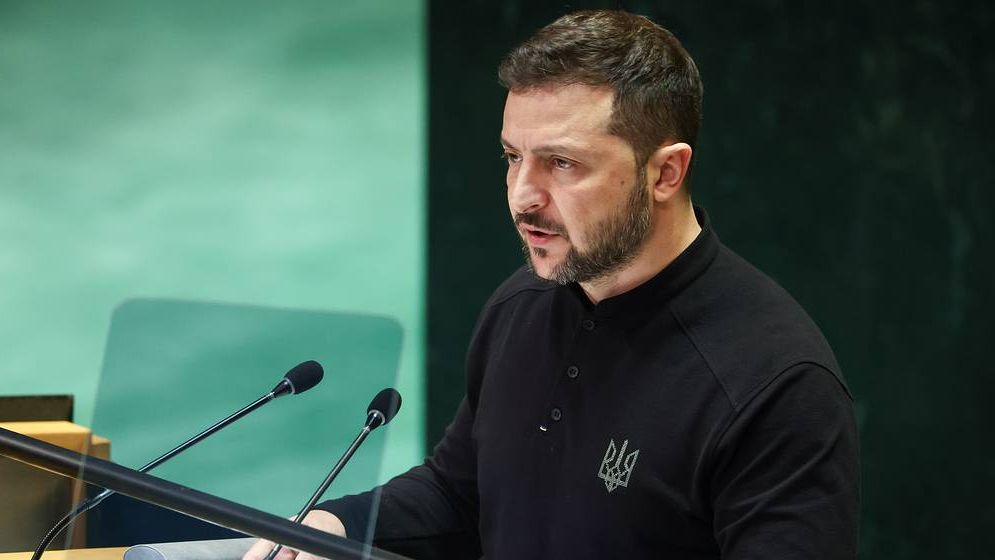সাহায্য না করায় পশ্চিমাদের গালাগাল করলেন জেলেনস্কি