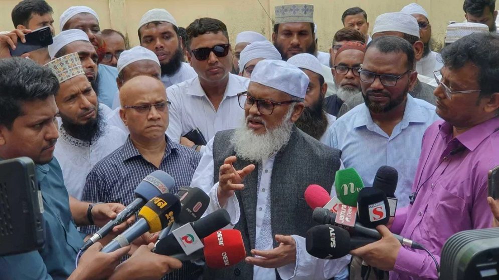 নারী সাংবাদিক প্রবেশে বাধা, তৃতীয় পক্ষকে সন্দেহ ধর্ম উপদেষ্টার