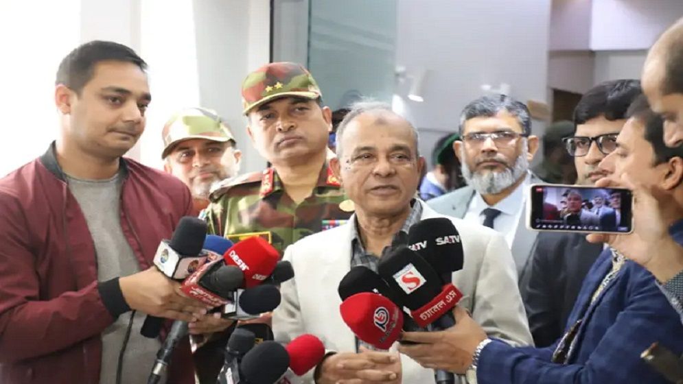 আর সিভিল ড্রেসে কাউকে গ্রেপ্তার করবে না ডিবি পুলিশ: স্বরাষ্ট্র উপদেষ্টা