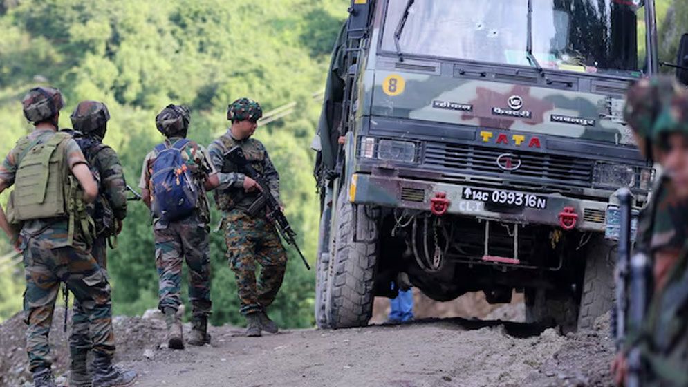 কাশ্মিরে ভারতীয় ৩ সৈন্য নিহত