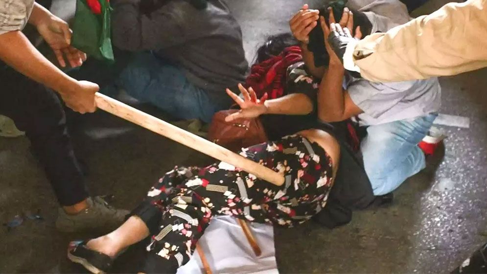 পাঠ্যপুস্তকে ‘আদিবাসী’ গ্রাফিতি: এনসিটিবির সামনে কর্মসূচিতে হামলা, আহত কয়েকজন