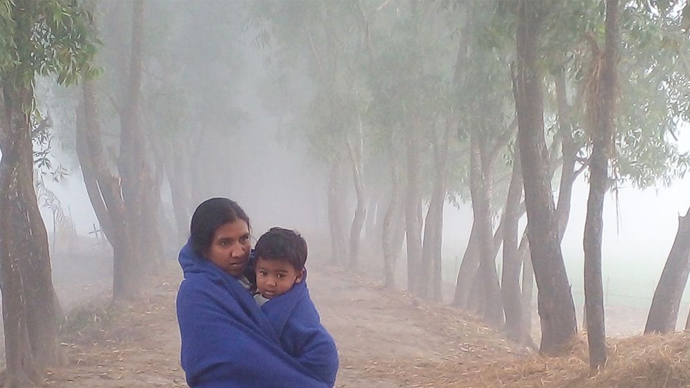 তীব্র শীতে বিপর্যস্ত হিমালয়কন্যা পঞ্চগড়