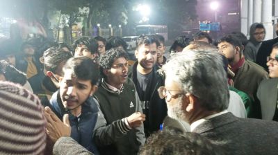 ঢাবি উপাচার্যের সঙ্গে বাগ্‌বিতণ্ডা, ৪ ছাত্রদল নেতাকে শোকজ