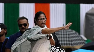 বাংলাদেশ থেকে ভারতে লোক ঢুকাচ্ছে বিএসএফ, অভিযোগ মমতার