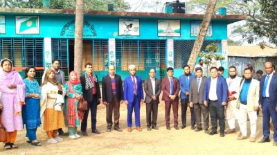 ফুলবা‌ড়িয়ায় বিদ্যালয় প‌রিদর্শনে নেপ'র বিশেষজ্ঞ টিম
