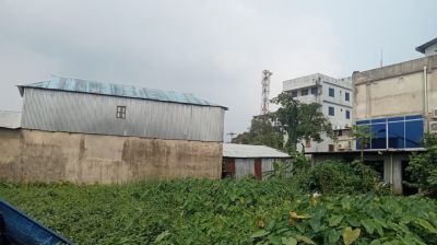 নোয়াখালী শহরজুড়ে সরকারি জায়গায় অবৈধ স্থাপনা