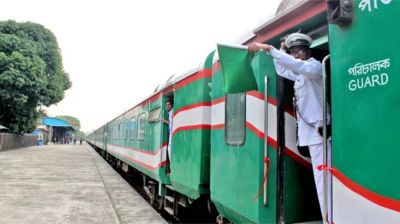 সারাদেশে ট্রেন চলাচল শুরু