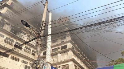 হাজারীবাগের আগুন আড়াই ঘণ্টা পর নিয়ন্ত্রণে