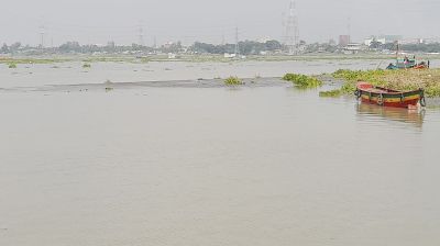 মুন্সীগঞ্জে নাব্য সংকটে লঞ্চ চলাচল ব্যাহত 