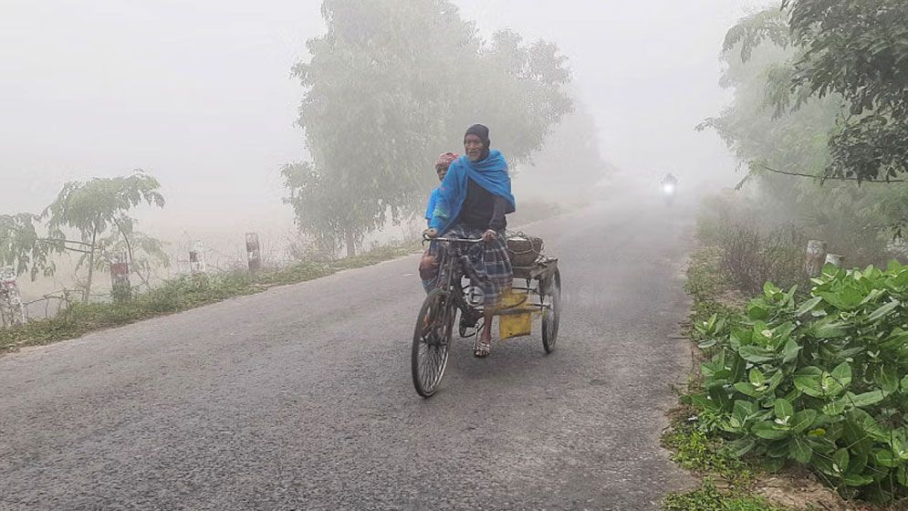 ঘন কুয়াশা আর ঠান্ডায় বিপর্যস্ত কুড়িগ্রাম