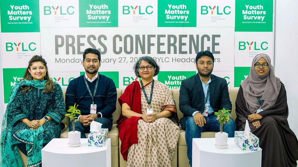  তরুণরা মত প্রকাশে এখন বেশি স্বাচ্ছন্দ্য বোধ করছেন: বিওয়াইএলসি জরিপ 