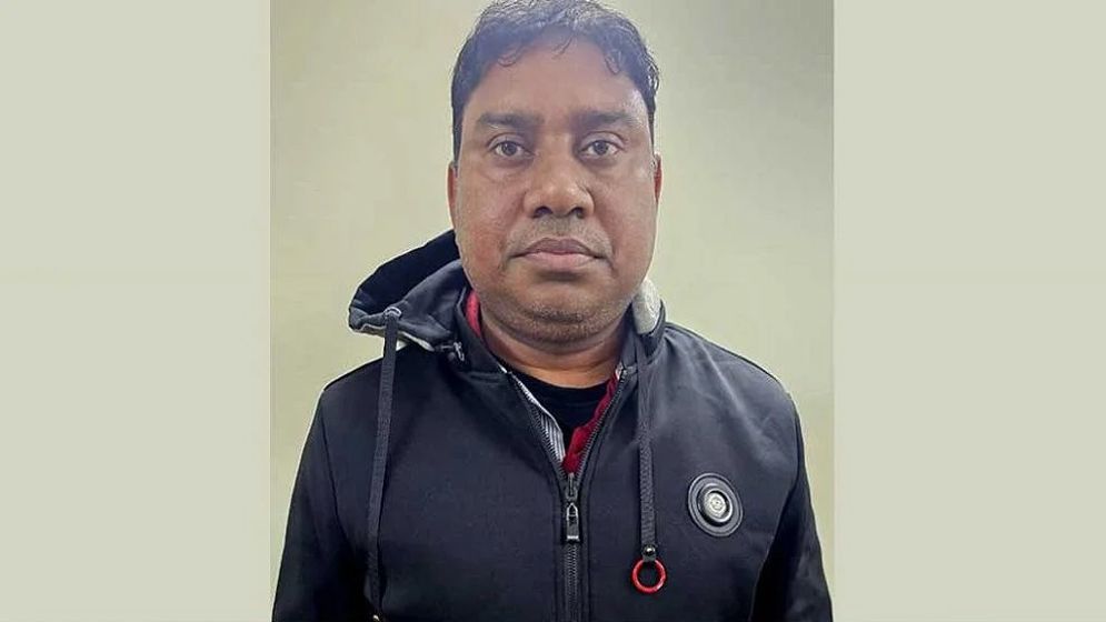 পালিয়ে যাওয়া ওসি শাহ আলমের বিরুদ্ধে রেড এলার্ট জারি