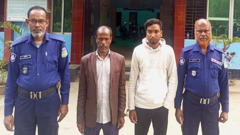 বকশীগঞ্জে সমন্বয়ক পরিচয়ে ছাত্রলীগ নেতা আটক