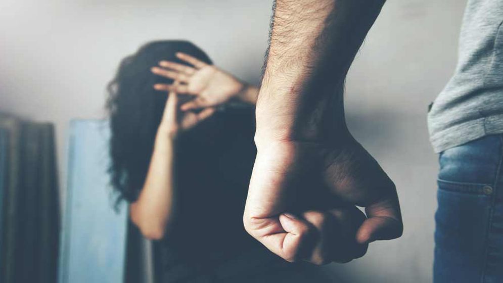‘বালিশ চাপা দিয়ে মেরে ফেললাম স্যার,’ থানায় যুবকের স্বীকারোক্তি
