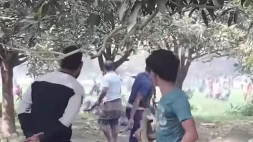 সীমান্তে ভারতীয়-বাংলাদেশিদের মধ্যে সংঘর্ষ, বিএসএফের গুলি, পাঁচজন আহত