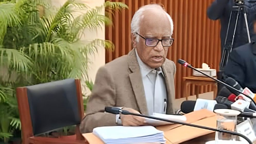 নবম শ্রেণিতেই মানবিক-বিজ্ঞান-ব্যবসার বিভাজন চাই না: শিক্ষা উপদেষ্টা
