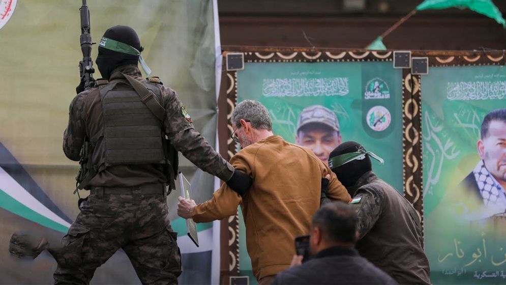 ইসরায়েলি জিম্মি মুক্তি স্থগিত করেছে হামাস