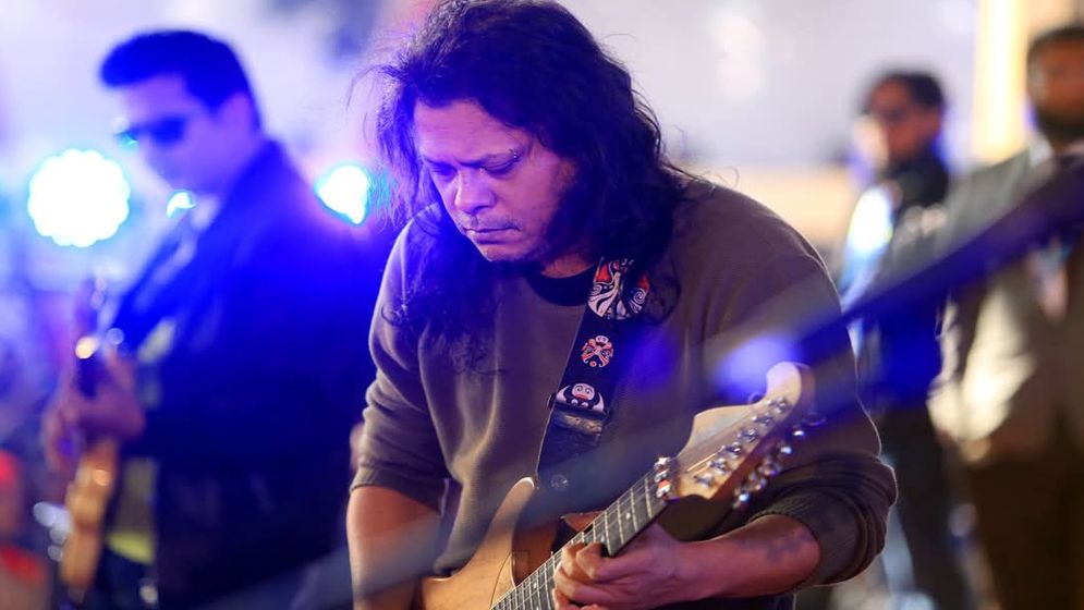 আজ ঢাকা বিশ্ববিদ্যালয়ে টিকিট ছাড়াই দেখুন জেমসের কনসার্ট