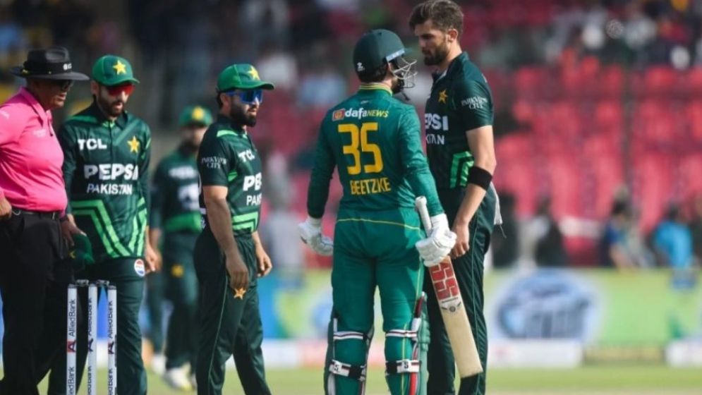 ব্রিটজের সঙ্গে উত্তপ্ত বাক্য বিনিময় নিয়ে মুখ খুললেন আফ্রিদি