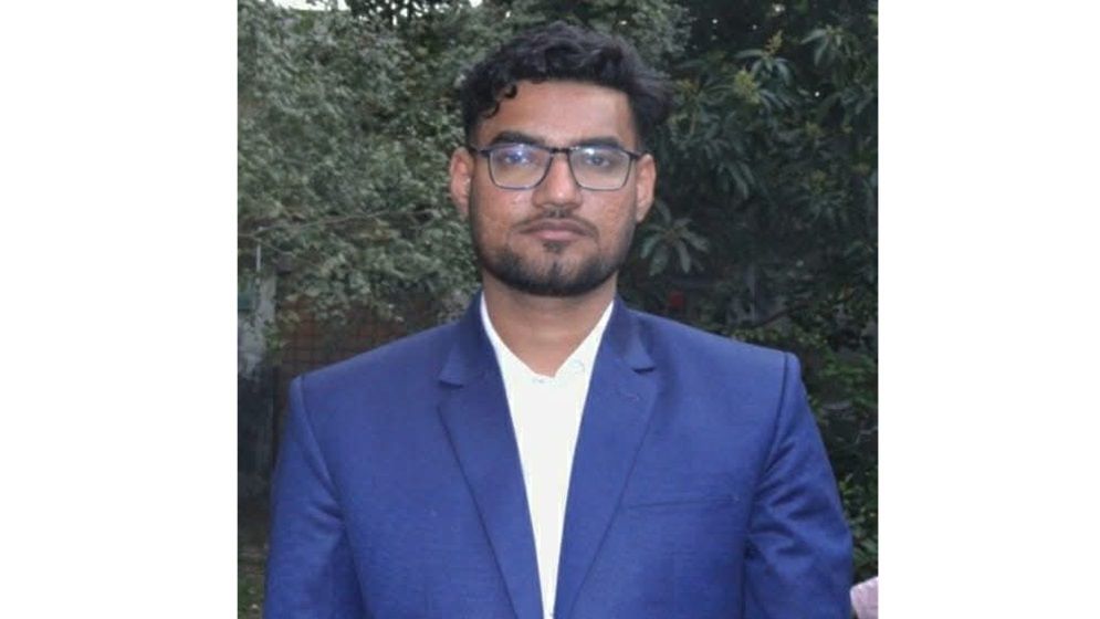 ভাংচুরের ভিডিও করতে এসে ধরা খেল ছাত্রলীগ নেতা, পুলিশে দিলো ছাত্র-জনতা