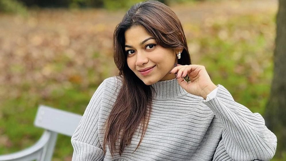 অভিনয় ছেড়ে কি বিদেশে যাচ্ছেন পারসা ইভানা!