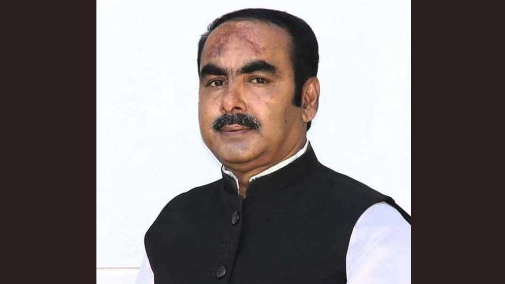 ছাগলের ঘরে লুকিয়েও রক্ষা পেলেন না আ. লীগ নেতা, ধরেই ফেললো পুলিশ