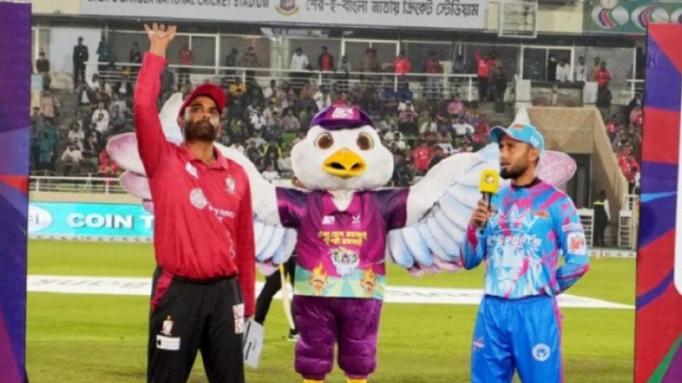 ফাইনালে টস জিতে বোলিংয়ে বরিশাল