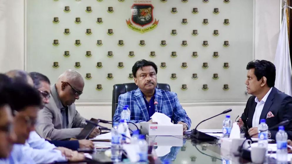সাবেক অধিনায়কদের নিয়ে হঠাৎ বৈঠকে বিসিবি সভাপতি