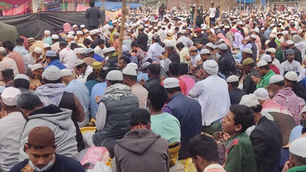 তুরাগ পাড়ে চোখের পানিতে ক্ষমা প্রার্থনা মুসল্লিদের