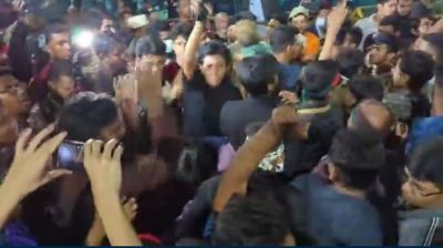 যমুনার অভিমুখে পুলিশের বাধার মুখে আহতরা