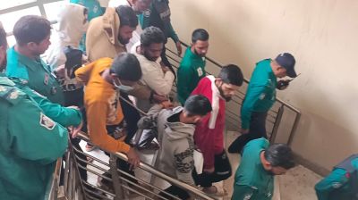 আদালত চত্বরে পুলিশের ওপর হামলা, ১১ জন শ্যোন অ্যারেস্ট