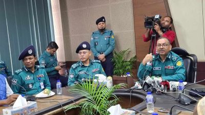 ট্রাফিক সার্জেন্টদের 'হালকা অস্ত্র' দেয়ার ঘোষণা