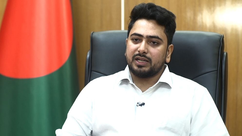 আওয়ামী লীগ ও ছাত্রলীগ এই নাম নিয়ে আর রাজনীতি করতে পারবে না: উপদেষ্টা নাহিদ